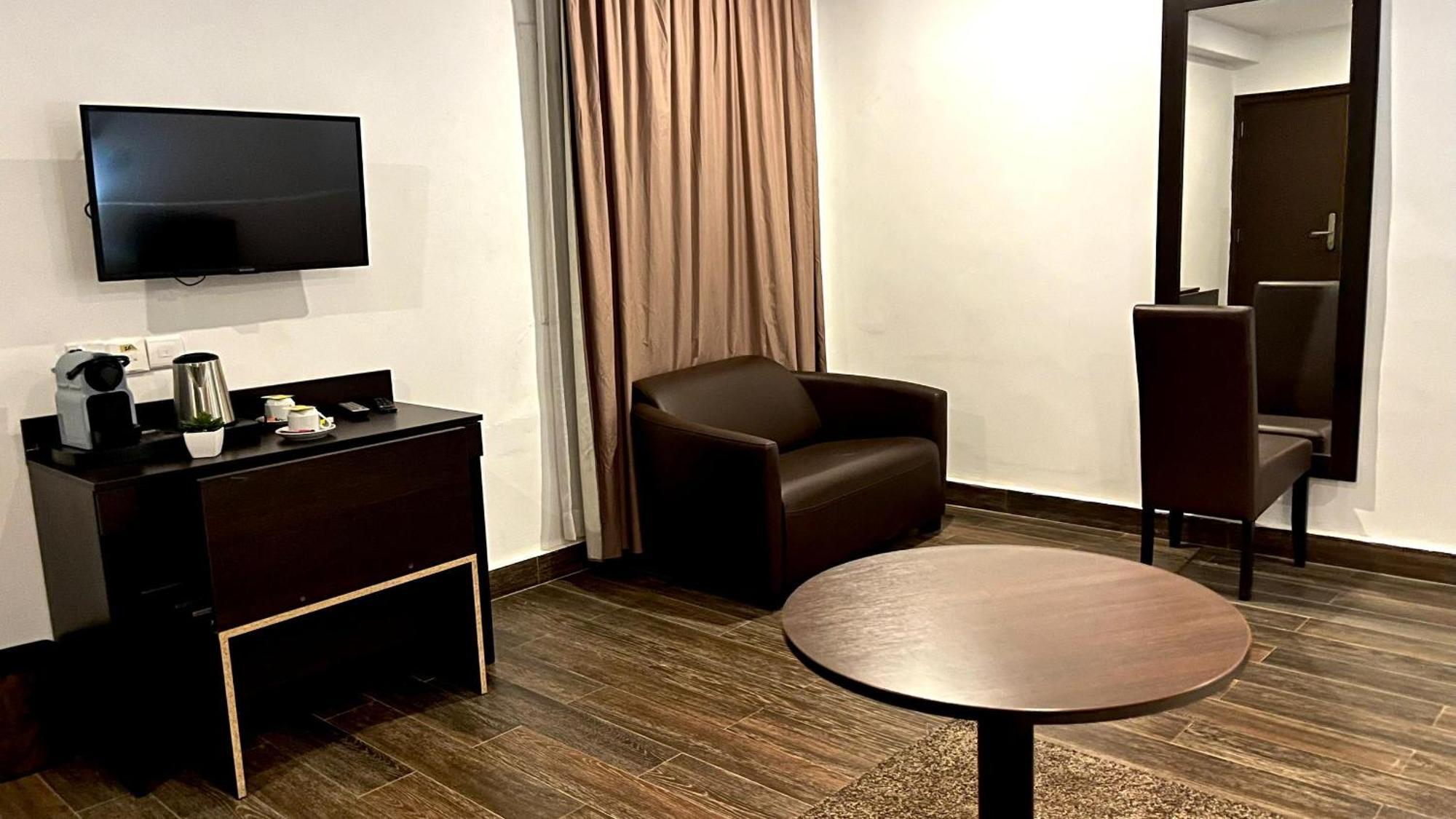 Quatre Saisons Hotel Nouakchott Bagian luar foto